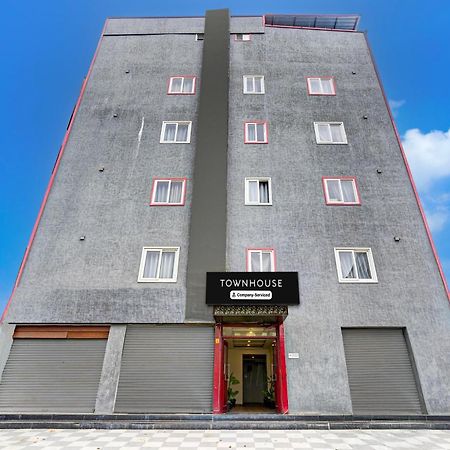 Super Townhouse Tirupati Hotell Eksteriør bilde
