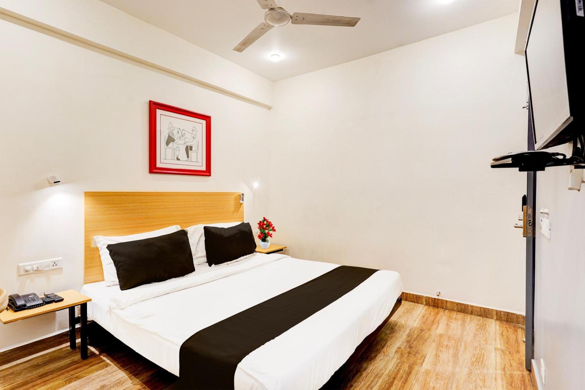 Super Townhouse Tirupati Hotell Eksteriør bilde