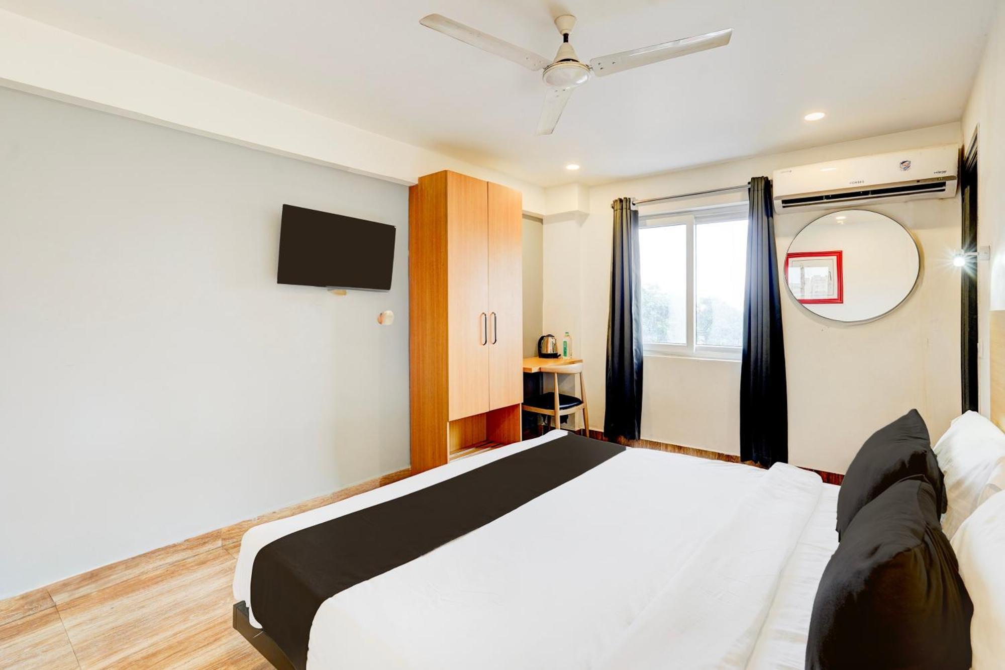 Super Townhouse Tirupati Hotell Eksteriør bilde