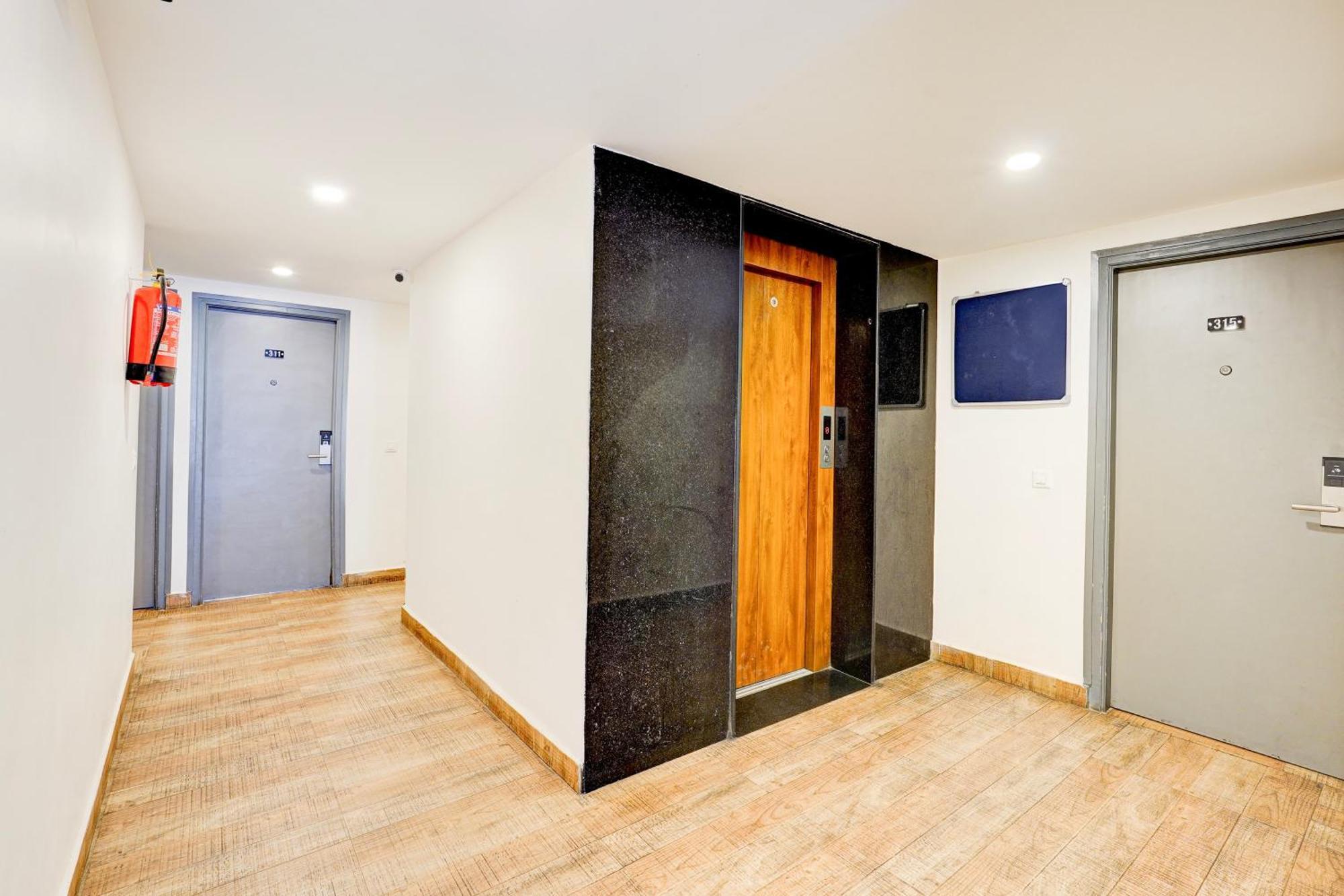 Super Townhouse Tirupati Hotell Eksteriør bilde